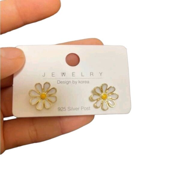 Daisy Stud Earrings  - Picture 3 of 7
